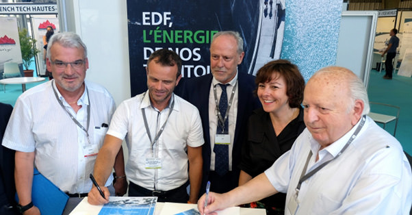 Signature de la convention EDF ADEPFO en présence de Carole Delga, Présidente de la Région Occitanie, et de Gilles Capy, Délégué Régional EDF en Occitanie.